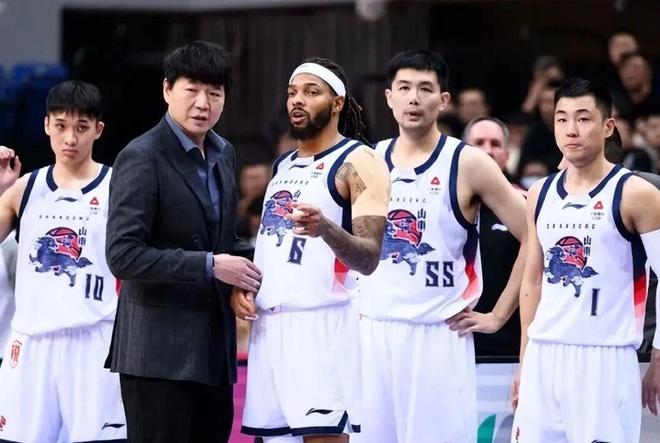 山東男籃20分大勝新疆,高詩岩18+9;上海31分大勝,國內球員爆發