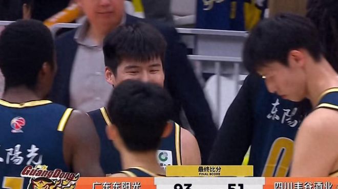 單節7中6狂砍20分！廣東20歲後衛打服眾人，但杜鋒一句話逼他換隊