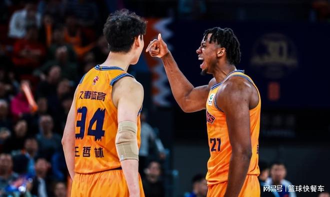 32分狂勝奪回第一！CBA第一爭冠熱門浮出水麵：誰能阻擋他們奪冠