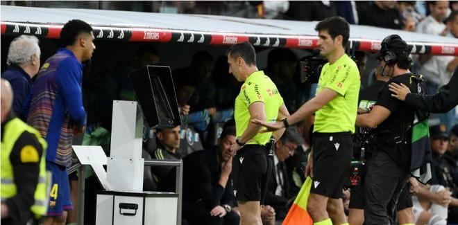 TA：歐足聯邀請各聯賽今夏討論，以侵擾性較小的方法使用VAR