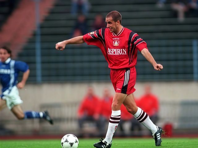 卡恩忌憚的重炮手,還是巴拉克曾經的榜樣,卻不受德國隊重視