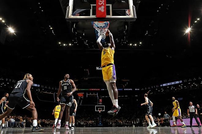 被籃網替補中鋒狂搶前場籃板，湖人內線支柱太容易被情緒影響了？