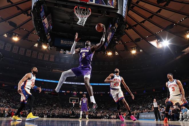 百发百中也得不到支持,湖人还是不愿意改变球队现在低效的打法?