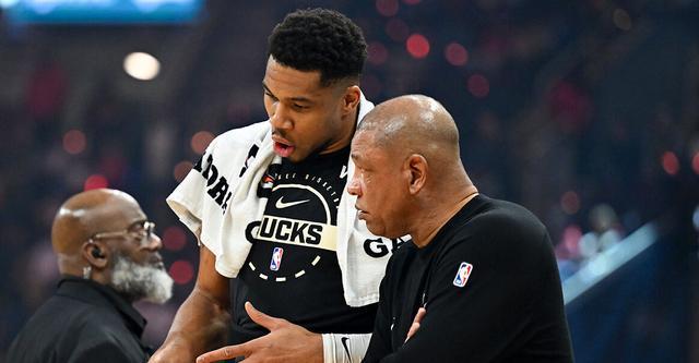 里弗斯:字母哥伤情看上去不太妙 首节他就有所不适