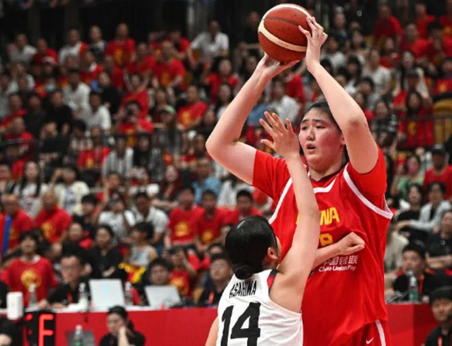 三場合計贏了122分！“女姚明”橫空出世，還有明顯缺點