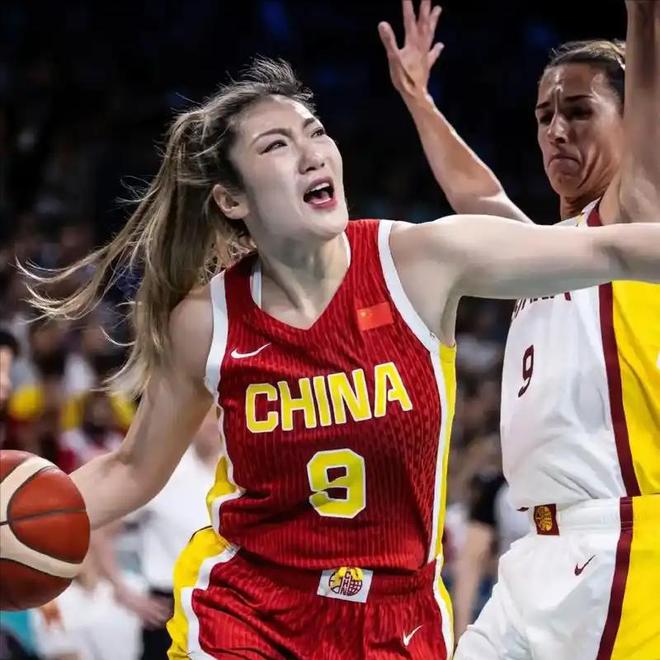 宮魯鳴為何非要開除李夢？無非這3個原因，每一個都讓人信服