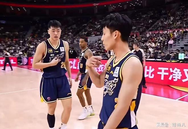 終于來了！CBA“空間型中鋒”加盟廣東隊(duì)，保送杜鋒打進(jìn)總決賽！