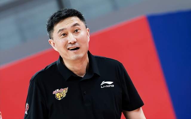 广东12人名单出炉,杜锋终究还是舍弃了他们4个 留下的均为国字号