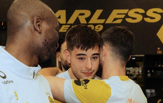 不舍，安塞爾米諾在與多特隊友告別時流下了淚水