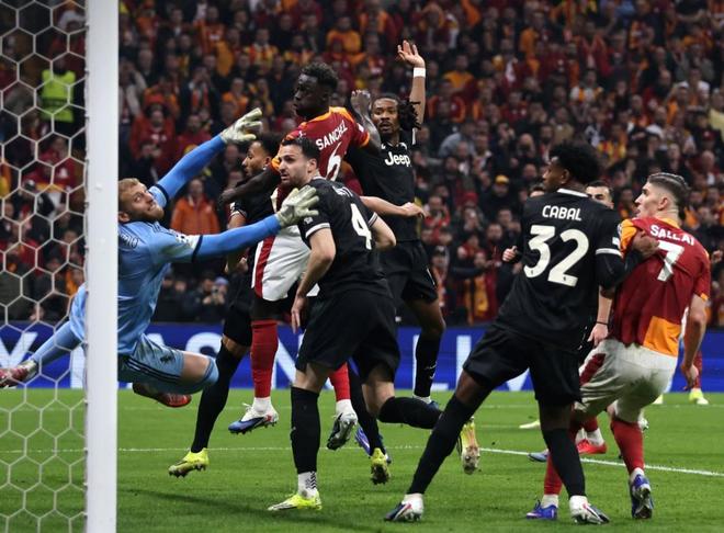 2-5慘敗加拉塔薩雷，尤文隊(duì)史第二次歐戰(zhàn)單場丟至少5球