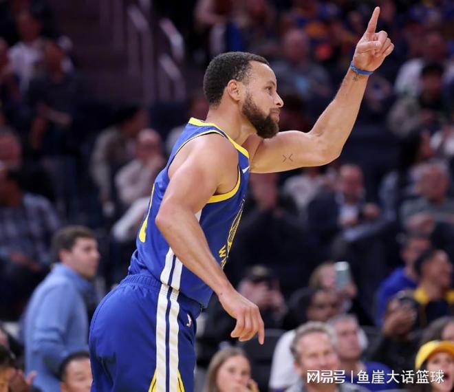 狄龙认错,科尔替库里做一决定!库里低迷有原因,一人有实力首发