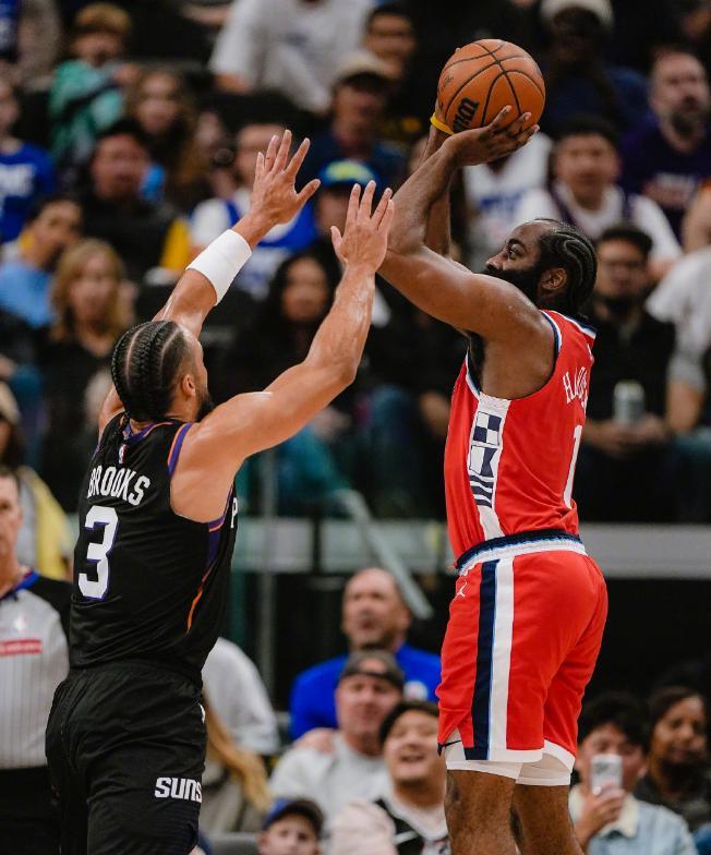 比尔复苏科林斯打脸泰伦卢,布克21+10+9完胜哈登,太阳双杀快船