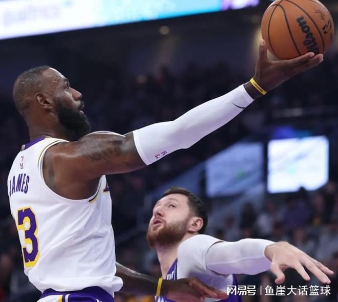 湖人赢球出三隐患，东契奇犯两大错！老詹说一事实，小里认可一人