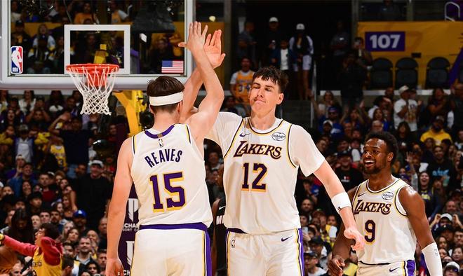 验货成功!湖人捡漏23岁600万神枪真香:轰25+8,化身东契奇绝配