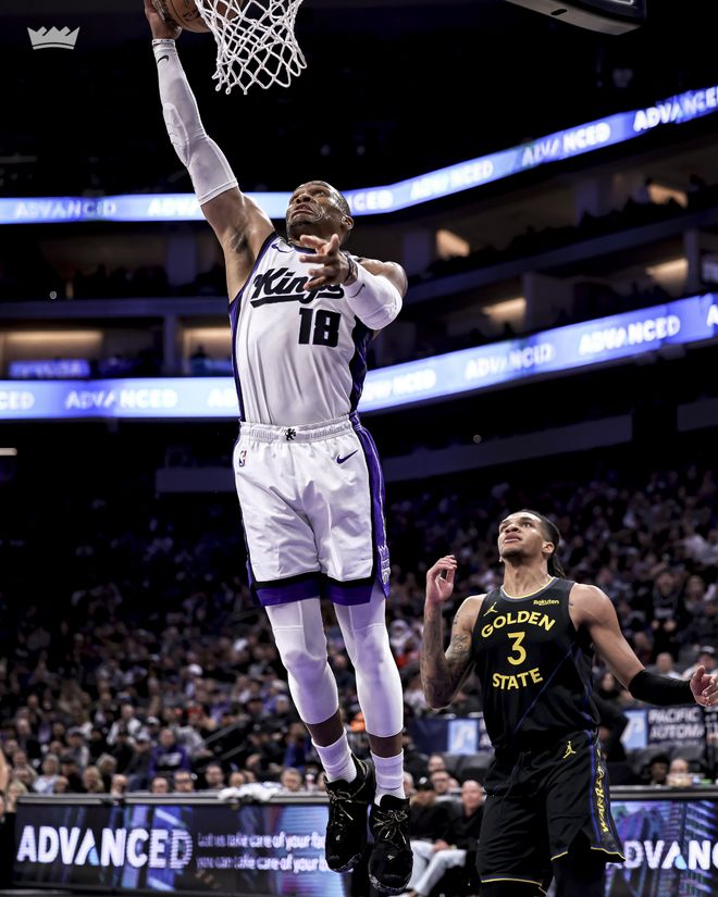 威少三双23+16+10国王险胜勇士，德罗赞25分库巴追缺席库明加24+9