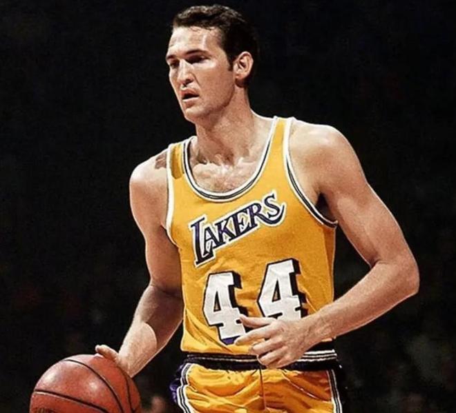 就在剛剛！美媒評NBA歷史前15人：庫里第十、湖人球員獨占7席！