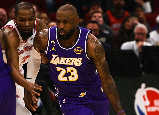 12000籃板現役第一！詹姆斯30分前三節9中9完勝杜蘭特 獻關鍵暴扣