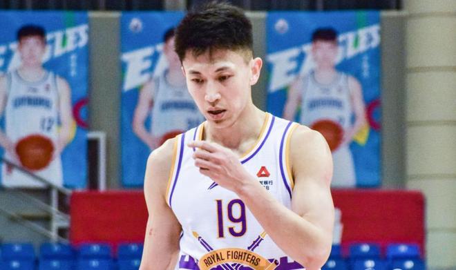 北控續約前廣東隊36歲老將，朱芳雨赴京談判，陳國豪將加入宏遠