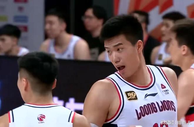 正式到位！男籃“空間型內(nèi)線”馳援杜鋒，這可是廣東隊(duì)的爭(zhēng)冠法寶