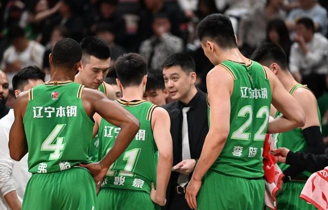 遼寧男籃接觸2米13大外援，NBL籃板王和蓋帽王，季后賽場(chǎng)均28+16