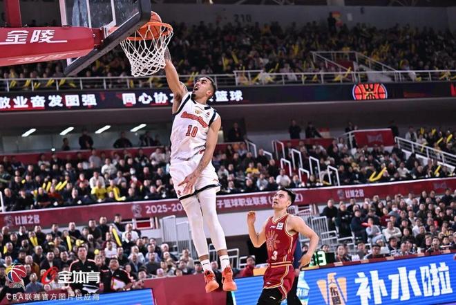 鐵血防守征服“魔鬼主場”，華南虎95-89拼下山西