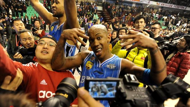 趙睿阻擊徐杰！曾凡博復(fù)出，周琦壓制焦博喬，杜鋒拒絕賽季首敗