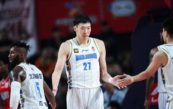 杜鋒尷尬！兩弟子進國家隊，2米26中鋒不靠他，郭士強照顧老東家