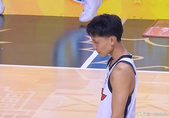 無緣國家隊12人大名單？徐杰傷情曝光，男籃后衛線慘遭重大打擊！
