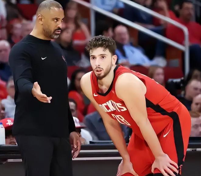 NBA常規賽明天2月6日賽程：火箭PK黃蜂，勇士PK太陽，湖人PK76人