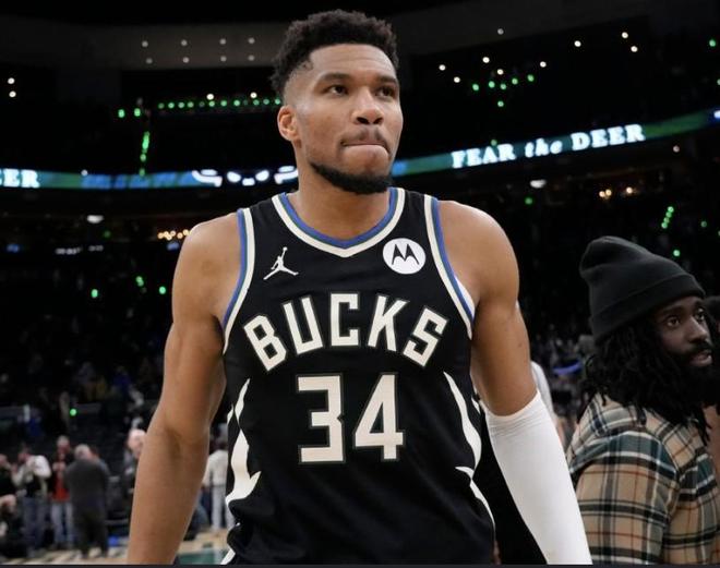 名記：若截止日前沒能交易，雄鹿或在剩余賽季徹底雪藏字母哥