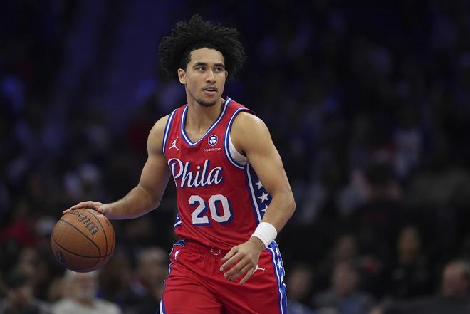 76人官宣：球隊已執行麥凱恩26-27賽季的球隊選項