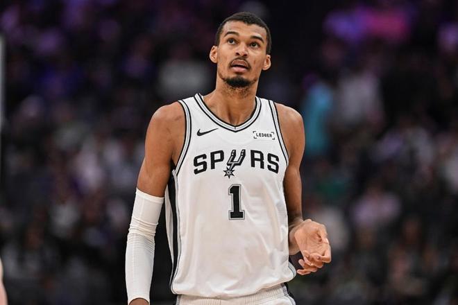 馬刺25三分創隊史紀錄狂勝國王 文班18+8威少助攻升歷史第五