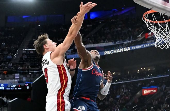 防守大閘打出了攻守兼?zhèn)涞谋憩F(xiàn)，但這都無法幫助快船扭轉(zhuǎn)局面？