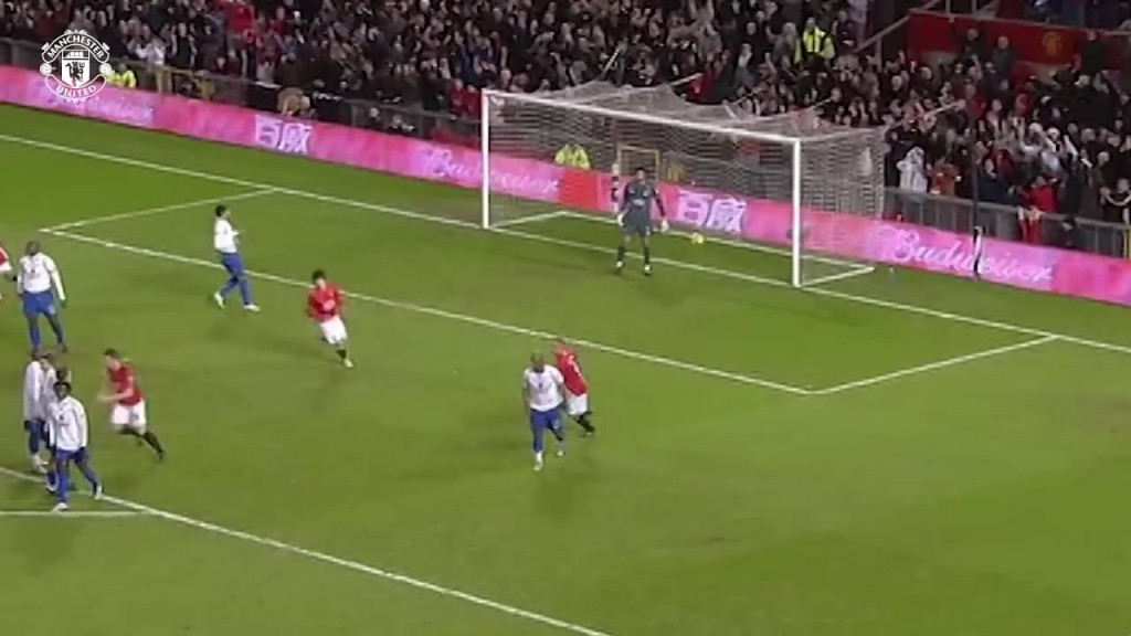 当年C罗轰进这粒神仙球，弗格森感叹：世界上没有守门员能扑出这球