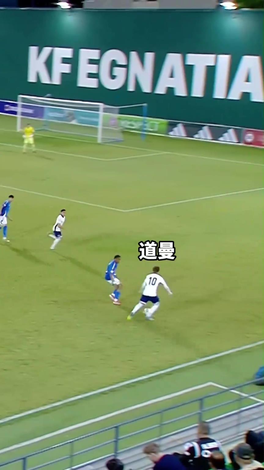 阿森纳球迷:世界急着要听年少有为的故事,于是他出现了! 阿森纳球迷:世界急着要听年少有为的故事,于是他出现了!