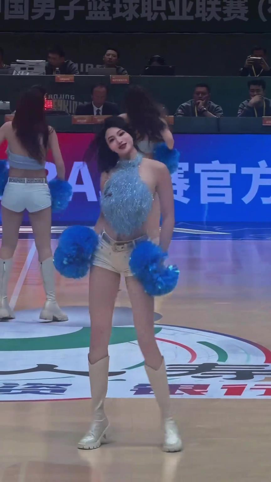 純欲地帶 啦啦隊這套服裝真的是勾魂啊！