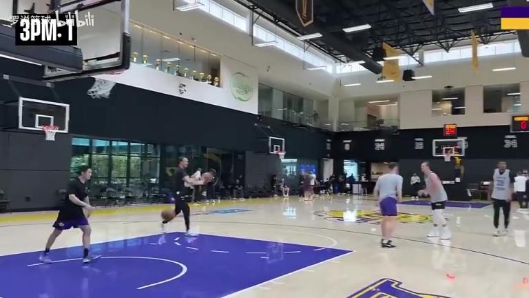 怪不得投得这么准!肯纳德投篮训练:干扰下三分46中40! 怪不得投得这么准!肯纳德投篮训练:干扰下三分46中40!