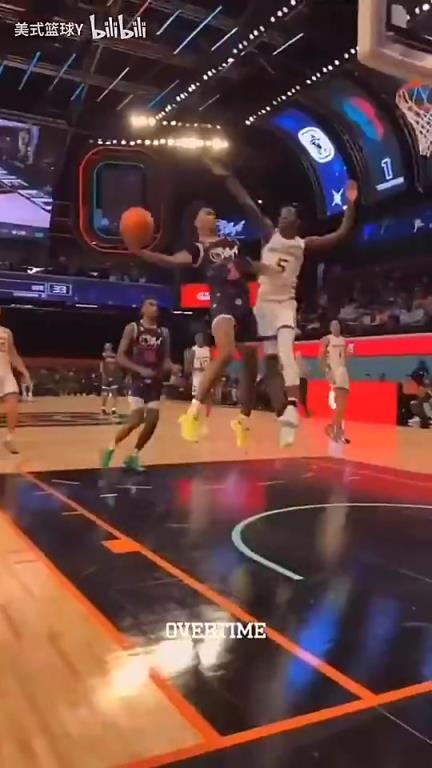 肉眼可见的恐怖滞空!火箭阿门进NBA前是这样打球的! 肉眼可见的恐怖滞空!火箭阿门进NBA前是这样打球的!
