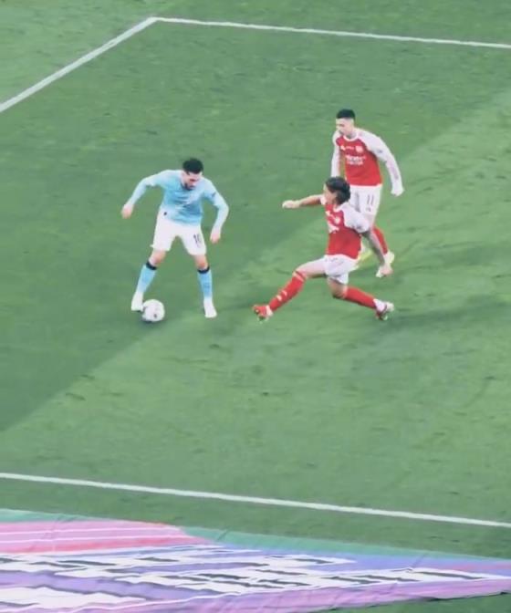 国外网友:切尔基直接让卡拉菲奥里跳起舞来了 国外网友:切尔基直接让卡拉菲奥里跳起舞来了