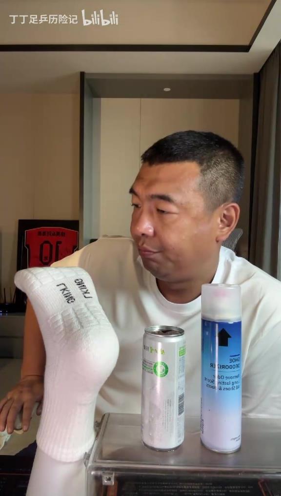 徐亮盛赞邵佳一:带我出去吃好吃的,始终是一哥结账!! 徐亮盛赞邵佳一:带我出去吃好吃的,始终是一哥结账!!