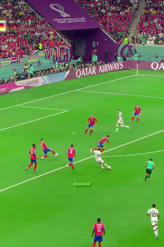 身高185却有极其敏捷的盘带!穆夏拉的中路爆破! 身高185却有极其敏捷的盘带!穆夏拉的中路爆破!