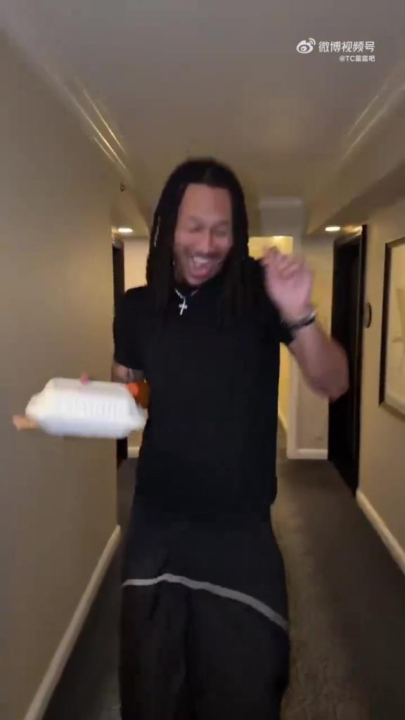 网红魔仙哥的入驻，和雷霆全队氛围简直是天作之合