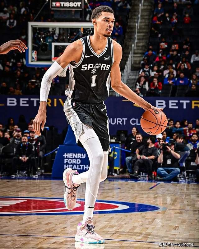 22岁文班MVP登顶！“外星人”的野心，藏不住了