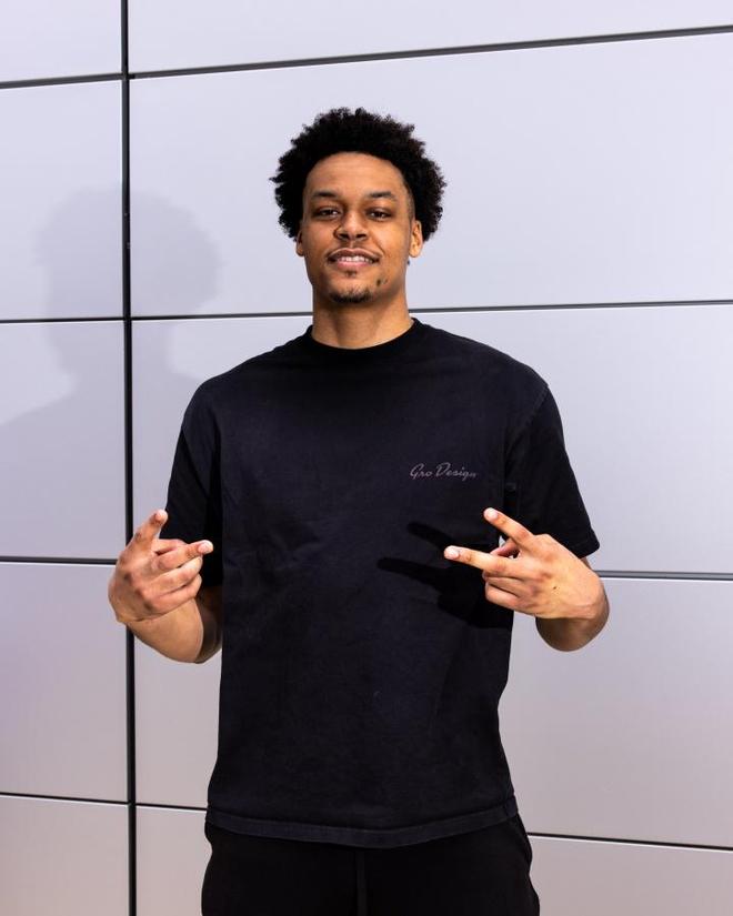 小曾危？NBA官网签约更新：篮网签约中锋大卫-莫卡