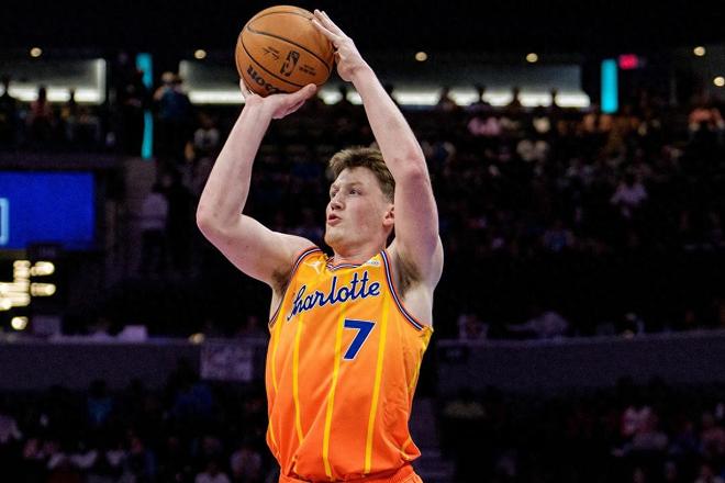 4号秀轰26+11+8，真要破尘封80年神纪录！率队大爆冷送哈登神助攻