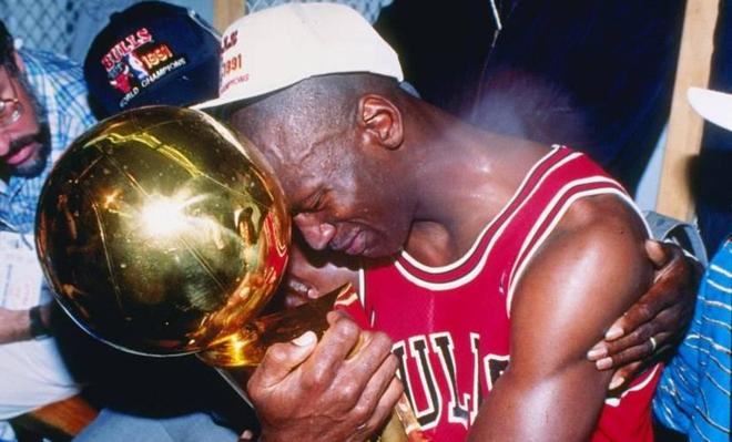 从鱼腩到季后赛，再到夺冠，这队仅用2年，“豪赌式”操作成关键