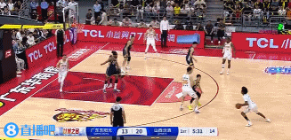 无敌了！迪亚洛对抗漂移后仰跳投2+1 半节已经砍下11分