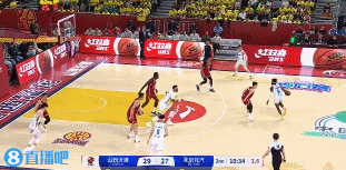 不講道理！杰曼弧頂持球晃開(kāi)對(duì)手 超遠(yuǎn)三分壓哨命中