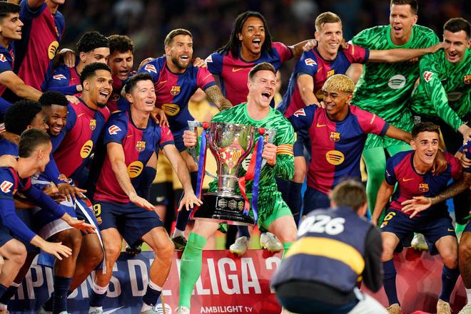 欧冠最后拼图？巴萨首签曝光，转会费8500万，球迷吐槽：脑子进水