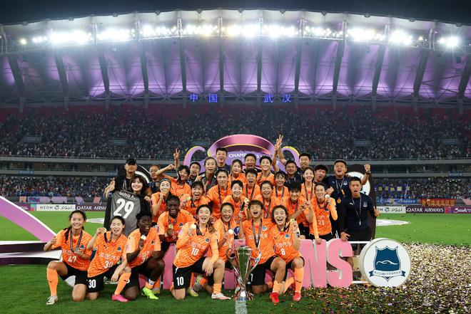 武漢女足奪亞冠獲130萬(wàn)美元獎金，據悉女足歐冠冠軍獎金僅35萬(wàn)歐